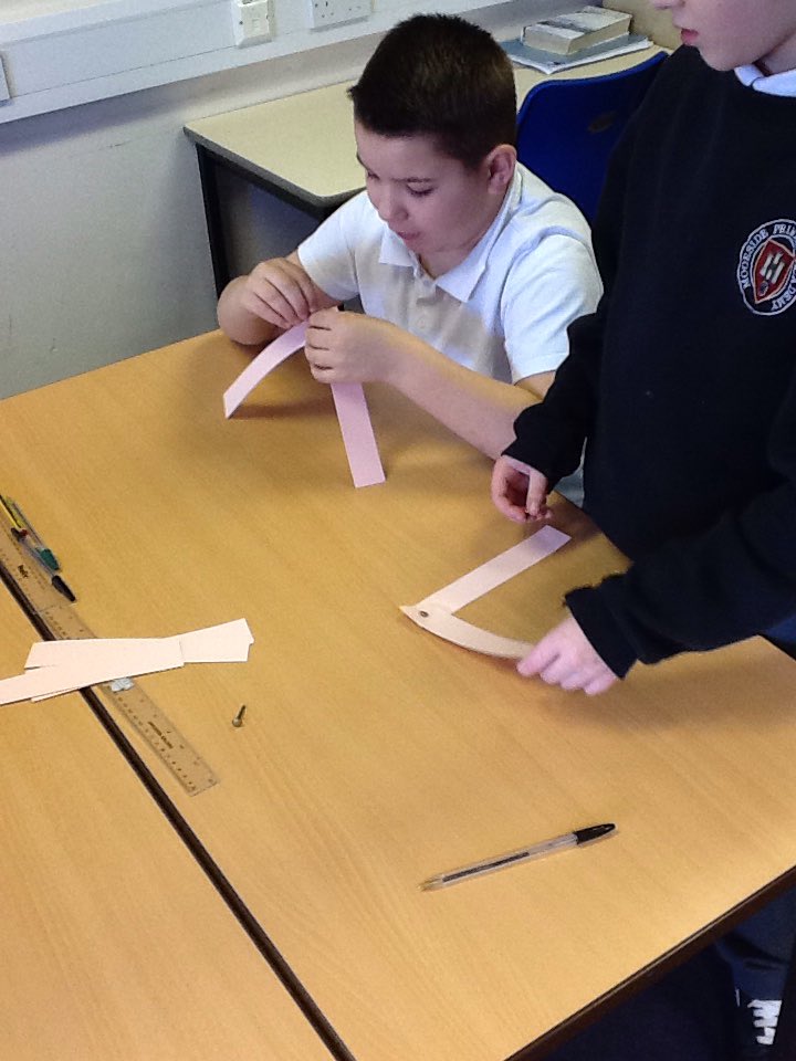 MrFarrowMPA's tweet photo. 6F had a great time yesterday afternoon learning about how to strengthen basic structures using different shapes and supports https://t.co/g8nxXCFoqz