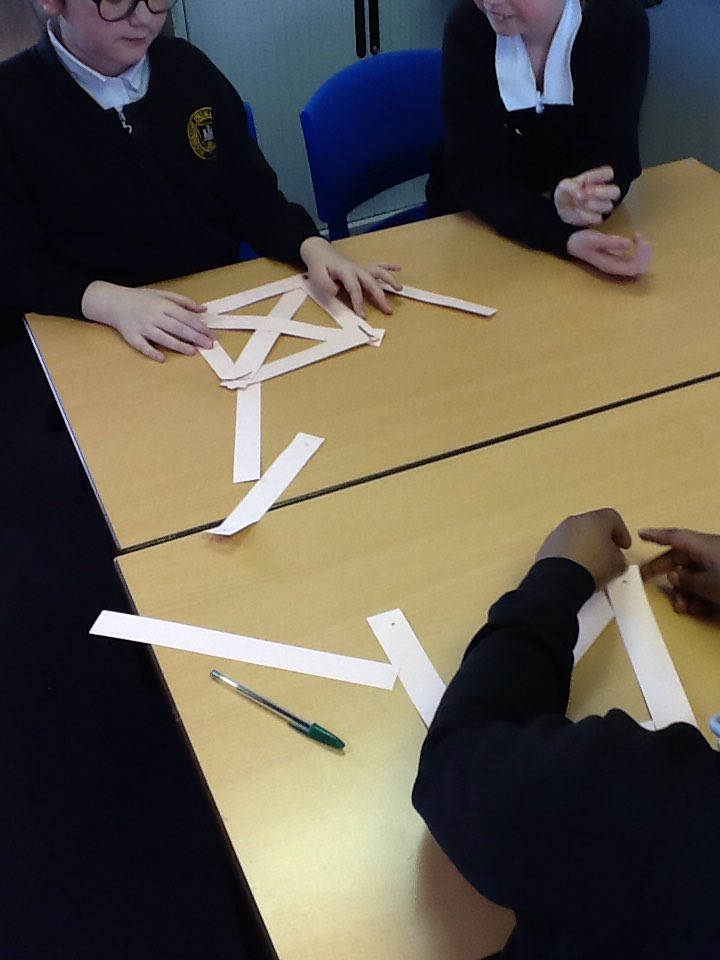 MrFarrowMPA's tweet photo. 6F had a great time yesterday afternoon learning about how to strengthen basic structures using different shapes and supports https://t.co/g8nxXCFoqz