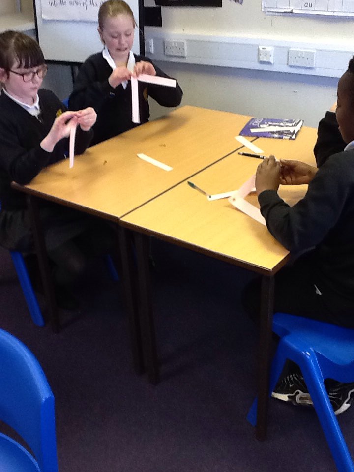 MrFarrowMPA's tweet photo. 6F had a great time yesterday afternoon learning about how to strengthen basic structures using different shapes and supports https://t.co/g8nxXCFoqz