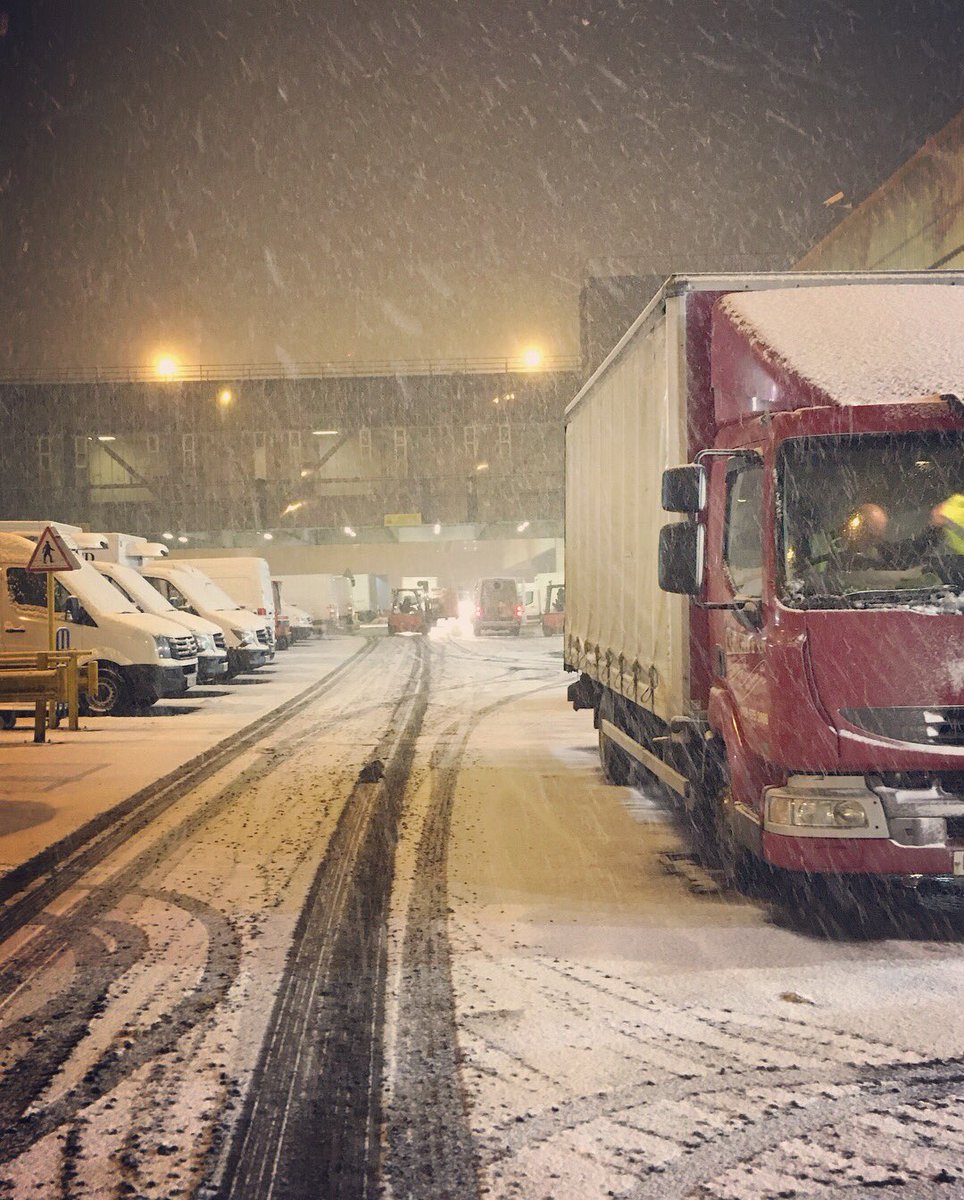 FrenchGardenUK's tweet photo. “No Nathan, we’re not building a snowman ⛄️ NOW! We have work to do!” Well maybe we had just a little bit of in the snow as London took a hit of the white stuff last night. #newcoventgardenmarket #snowfall #white #night #outinit #cold #marketlife #frenchgarden https://t.co/jVEI1eICGp