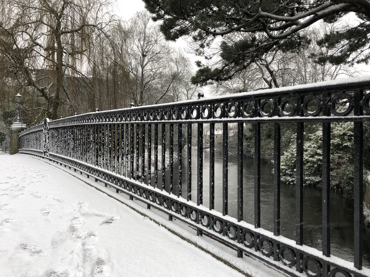 mdgleeson's tweet photo. @UCC looking snowy 🌨 https://t.co/jYFT3vCG3i