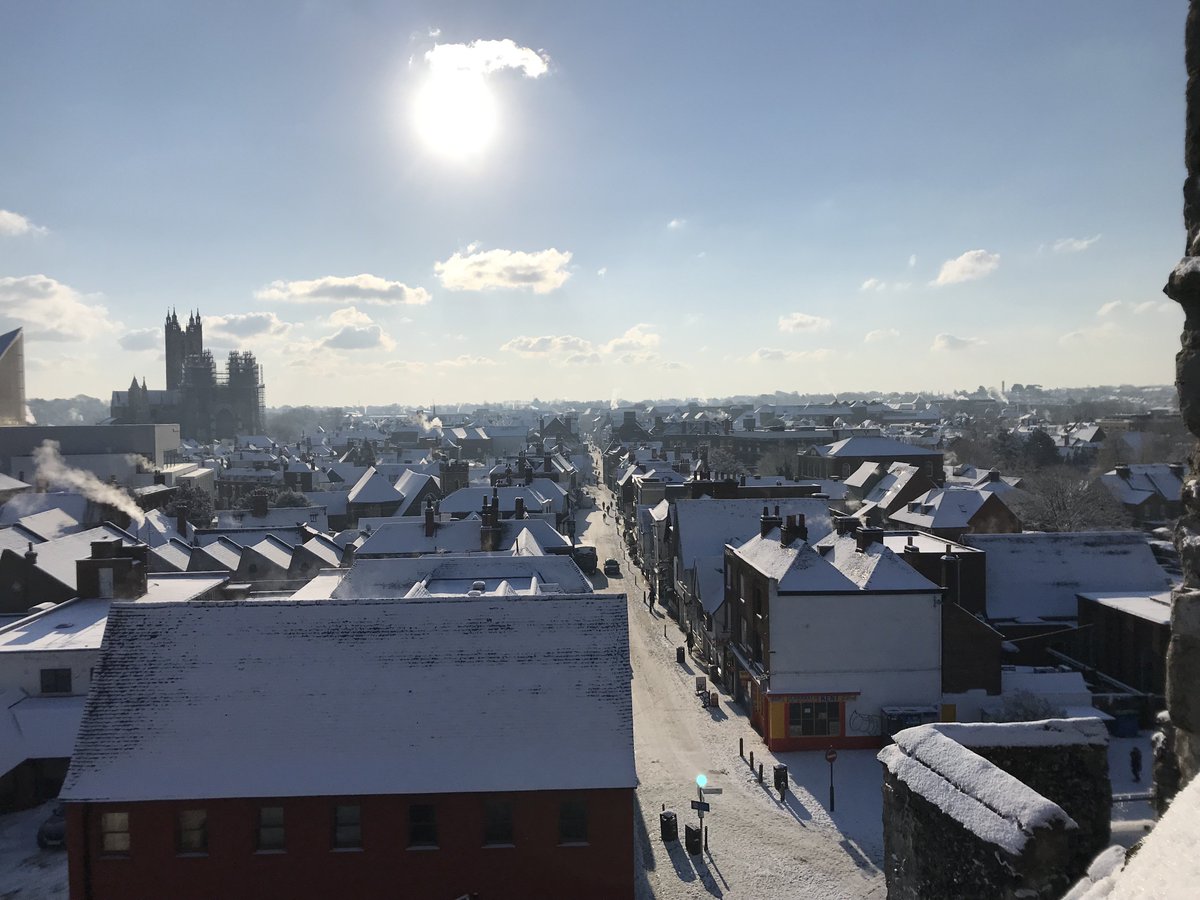 OnePoundLane's tweet photo. Another 360° snow day in the city! Canterbury looking spectacular in the sunshine! The Westgate Towers is closed today but The Pound is open as usual. Our restaurant opens on March the 14th! #Canterbury #Snow #WestgateTowers #ThePound #OnePoundLane Can you spot your house?! https://t.co/5sz6Tei3iG