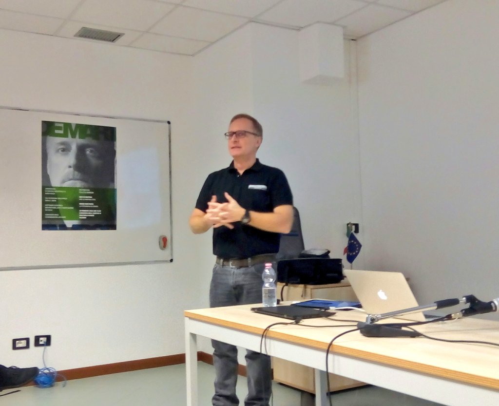ArcaIncubatore's tweet photo. Per il ciclo di seminari #multidesign @maxdemartino ci parla dell'uso delle #fotografie da parte dei #brand @unipa_it #ARCA #Palermo https://t.co/lhaySH2xXB