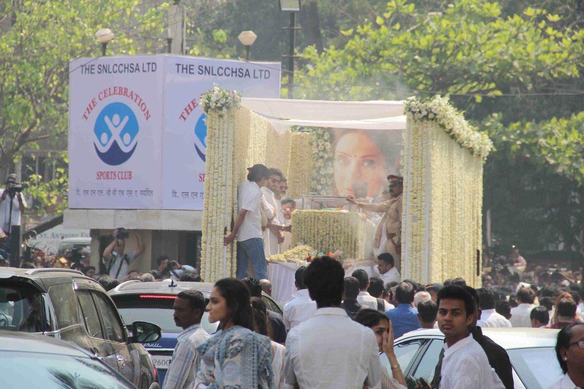 Releaseday's tweet photo. The last lap of #Sridevi's glorious journey in the industry begins !!
#SrideviFuneral 
#RIPSridevi https://t.co/4GAsjIx4t3