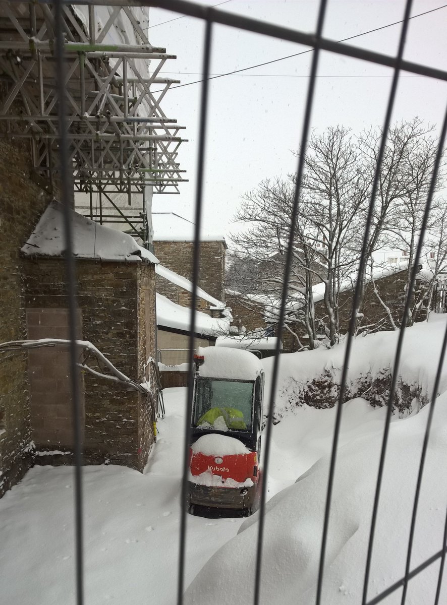 TheHiveNenthead's tweet image. Even those hardy folks in the #groundwork gang are not in #underthetent
#beastfromtheast