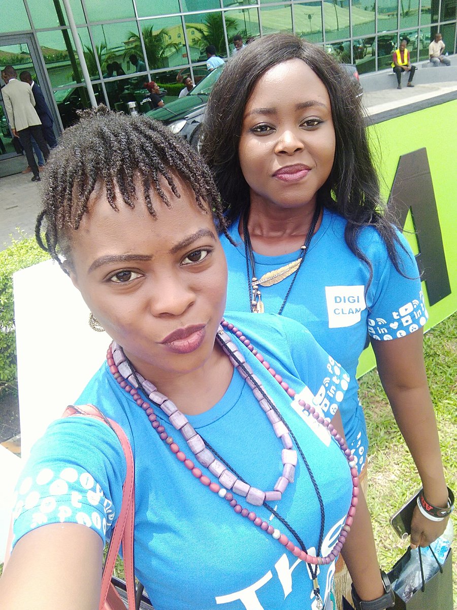 oyinfash's tweet photo. I was at #SMWDigiClan event yesterday and it was fun. The VR experience with @Imisi3d made our 2 hours feel like 2 minutes, we all got gift packs from @cartehubadmin and @LaCasera_Apple came through! Thanks to y'all for a wonderful time! https://t.co/tQafDJmPdW