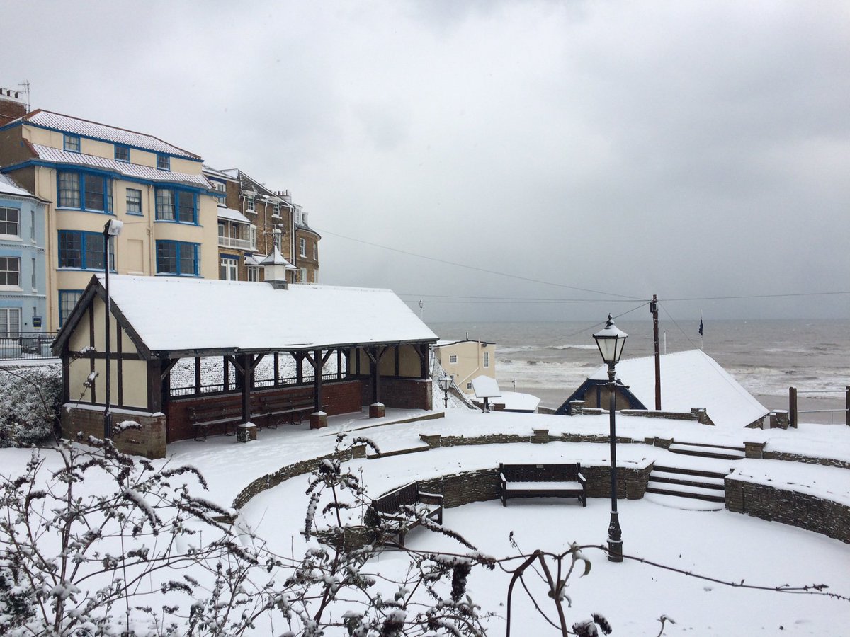 DBaleReporter's tweet image. Wintry scene in Cromer this morning