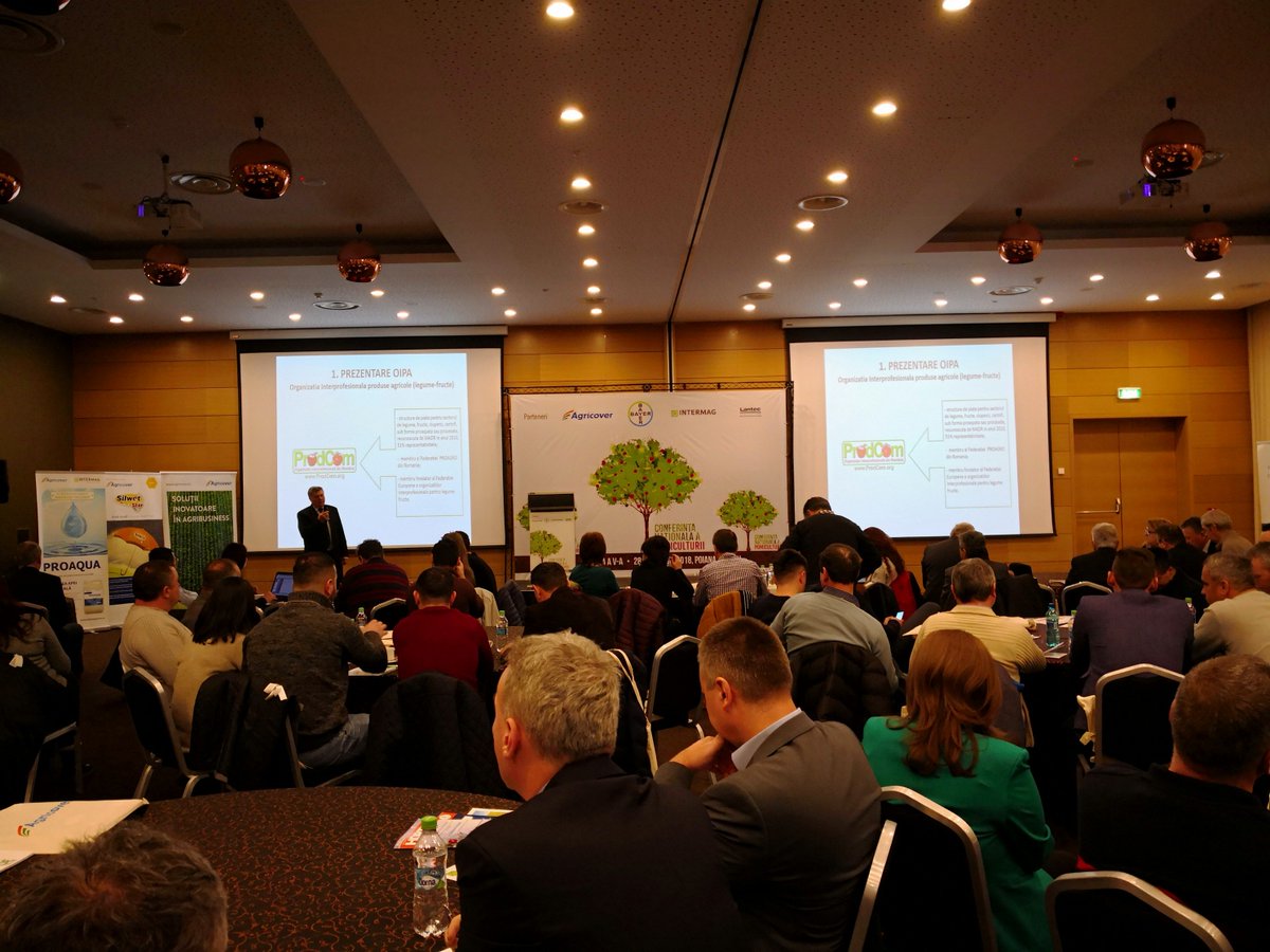 FruitvegEUROPE's tweet photo. Meeting the #Romanian #Fruit and #Vegetables sector at the Conferinta Nationala a Pomiculturii in Poiana Brasov (Romania).
Excellent debate!!
#EUfruitVeg #FruitVeg🇷🇴❤️
#CentrulpentruManagementAgricol
#prodcom #OIPA #ProAgro #Intermag
@Doyouknow_EUFV https://t.co/VSFspfeC1d