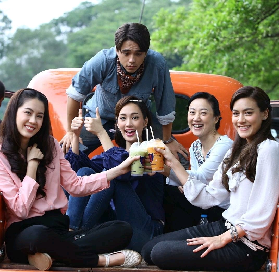 PearPitcha's tweet photo. คมแฝก (Kom Faek Team)❤😘 

#supassra_sp #mark_prin #alexrendell #kimmy_kimberley #ployptk #คมแฝก https://t.co/HgK4WOJqml