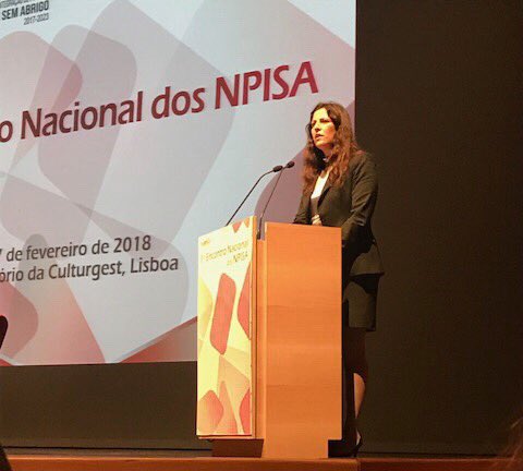 trabalho_pt's tweet photo. SE Cláudia Joaquim encerrou o 1o Encontro Nacional dos Núcleos de Planeamento e Intervenção de Sem-Abrigo, que decorreu ontem, na Culturgest https://t.co/xuNb6OLVFF