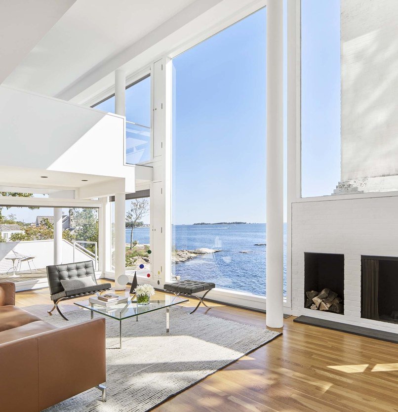 ArchDigest's tweet photo. Richard Meier revisits the house that launched his career—50 years later: https://t.co/GtWU0SVsdT https://t.co/InJtI2DlN1