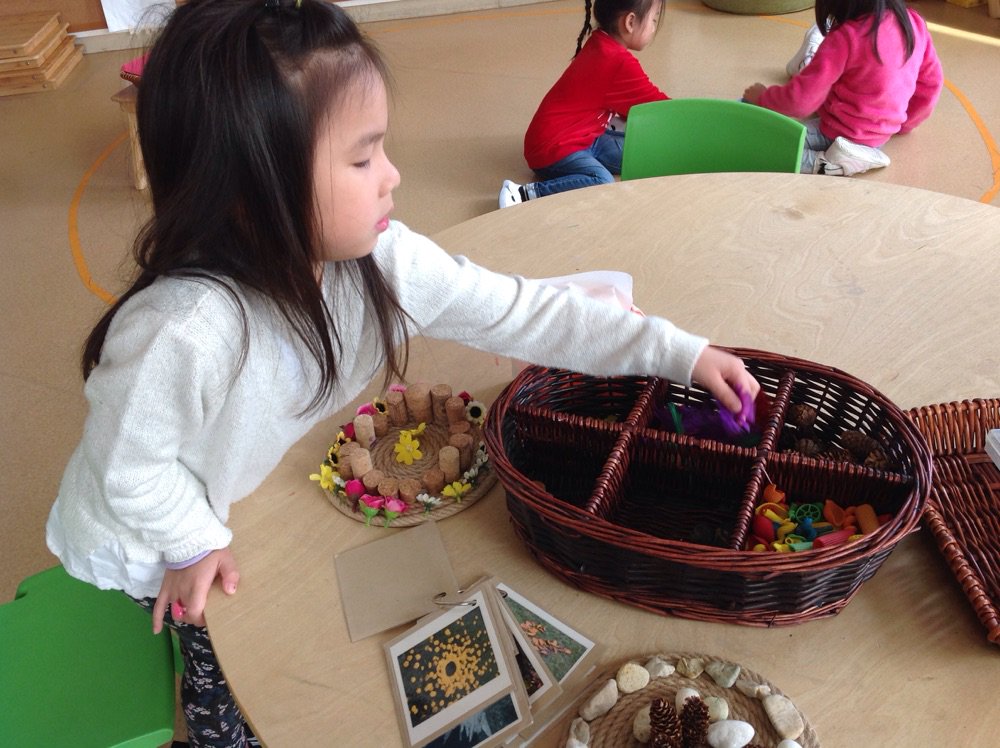 nf2229's tweet photo. exploring patterns & symmetry; these artists used such concentration & created their own masterpieces using #looseparts, inspired by Andy Goldsworthy. #creativity #peace #ecmath #isdwow #issedu https://t.co/f9R0wWL5cC