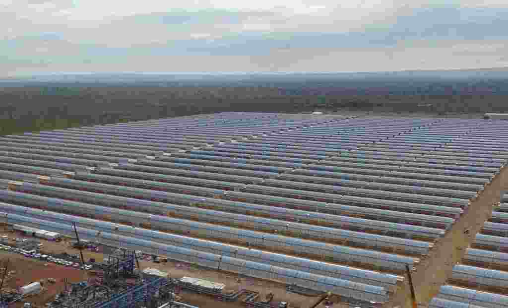 GreenBusinessSA's tweet photo. CSP plant Kathu now linked to the ESKOM grid https://t.co/b9IKcwYFIP https://t.co/XIGsNlQ3s6