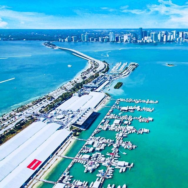 Briankbl's tweet image. Reposting @boatsetter:
We’re Miami Boat Show ready, are you? Have your smartphone ready when you see the Boatsetter logo to be entered in a chance to win a free boat rental!
📷: @miamiboatshow
📍Miami Marine Stadium •
•
•
•
•
#Boatsetter #MiamiBoatShow #Miami #FortLauderdale