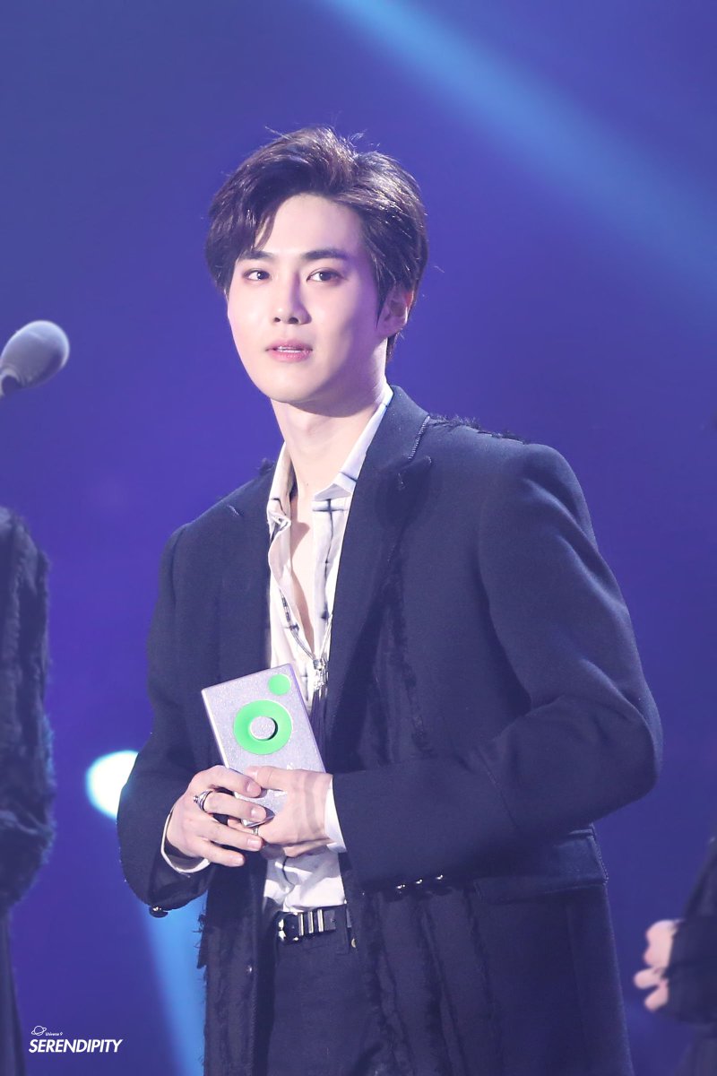 knockknock0408's tweet photo. [HQ] 171202 SUHO cr.SERENDIPITY
https://t.co/NuACTodxbC

#BestFanArmy #iHeartAwards #EXOL @weareoneEXO https://t.co/ZwmiEe5tog