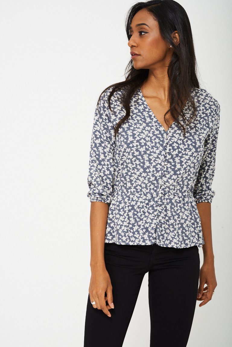 VQ_Boutique's tweet image. Smock top in grey ☑️

😍🙌🏻

ow.ly/b3fb30iEKzc

#smock #top #smocktop #grey #fashionlove #outfitgoals #mystylediary #styleaddict #greystyle #fashiongram