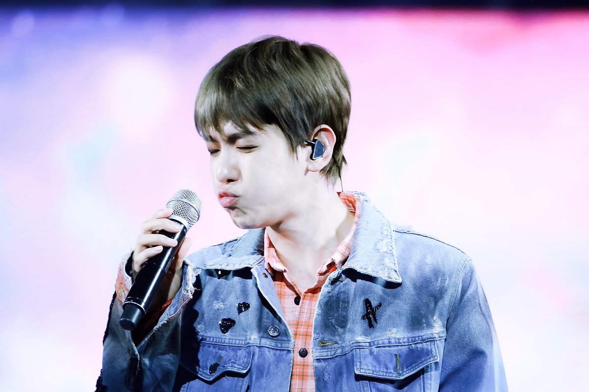 knockknock0408's tweet photo. [HQ] 180203 // 180223 BAEKHYUN cr.시오블랑
https://t.co/7ggYWw0P55
https://t.co/wsCYXUTSUj
https://t.co/EZqj7AWgDP

#BestFanArmy #iHeartAwards #EXOL @weareoneEXO https://t.co/PIRYdgG4cG