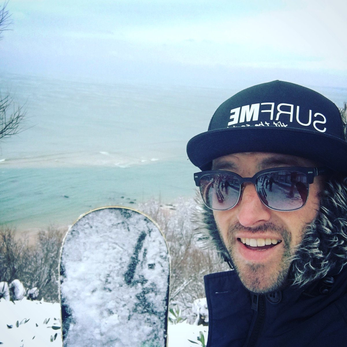 SurfmeOff's tweet photo. Petit check du spot en snowboard ce matin 😎🤙❄️ #biarritzsouslaneige https://t.co/iSlXAuFdXL