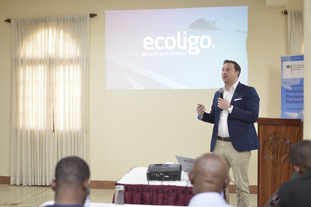 AHKGhana's tweet photo. #Day3 of the #1stGermanProjectDevelopmentTrainingWeek Mr. Martin Baart from @ecoligo offering and experience insights on the commercial aspects of #REprojectdevelopment @giz_gmbh @BMWi_Bund https://t.co/i14lYyIlSE