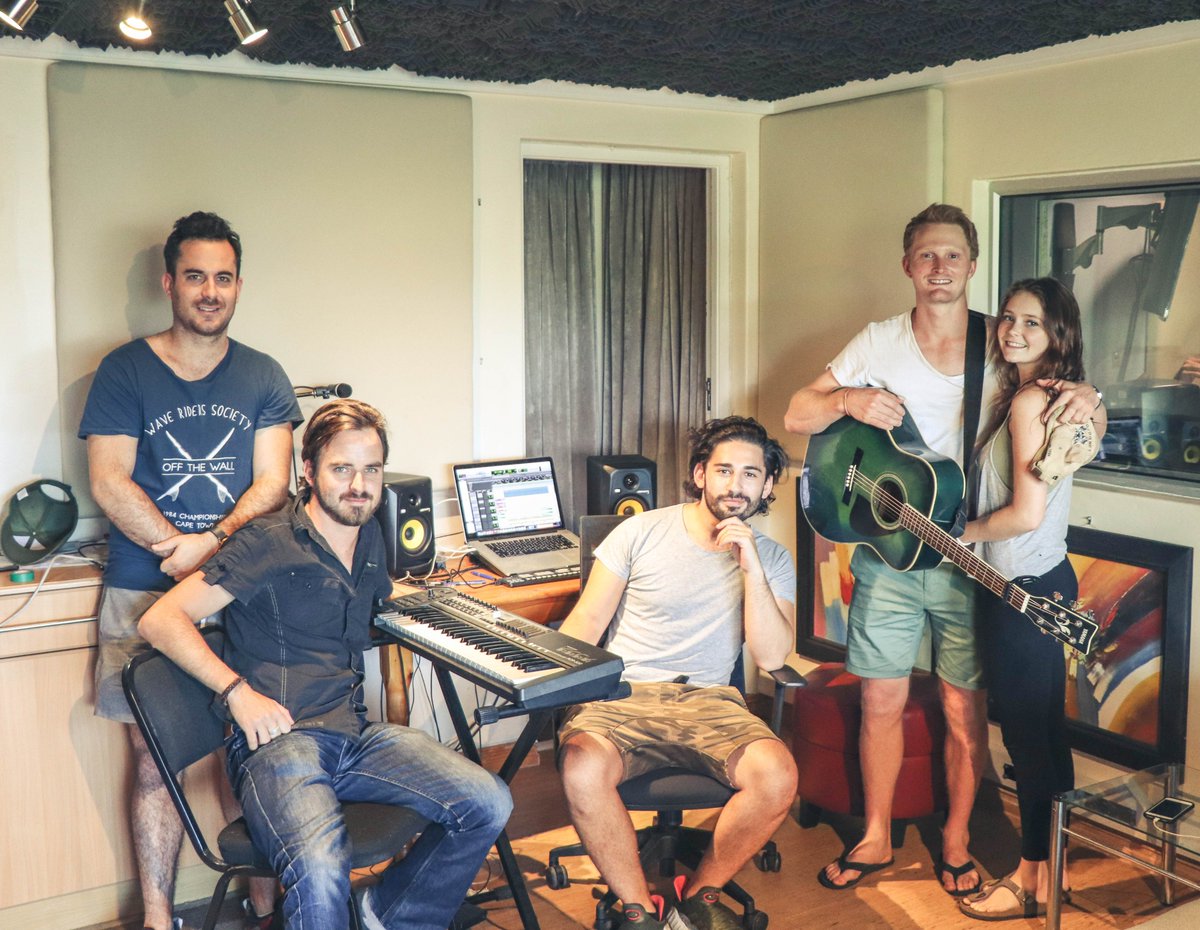 CosherStudios's tweet photo. The incredibly talented #singer &amp; #songwriter Jean Arnott collaborated with her brother on a single at @CosherStudios🎙️🎶👌

#newmusic #recording #studio https://t.co/VO5zRVzA4F