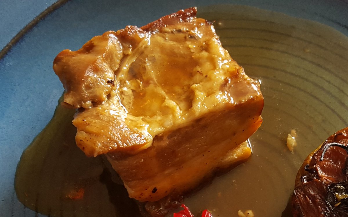amaluckybean's tweet photo. Settling in for a little Pork Belly! Just brilliant! https://t.co/ThM8bMKNBm