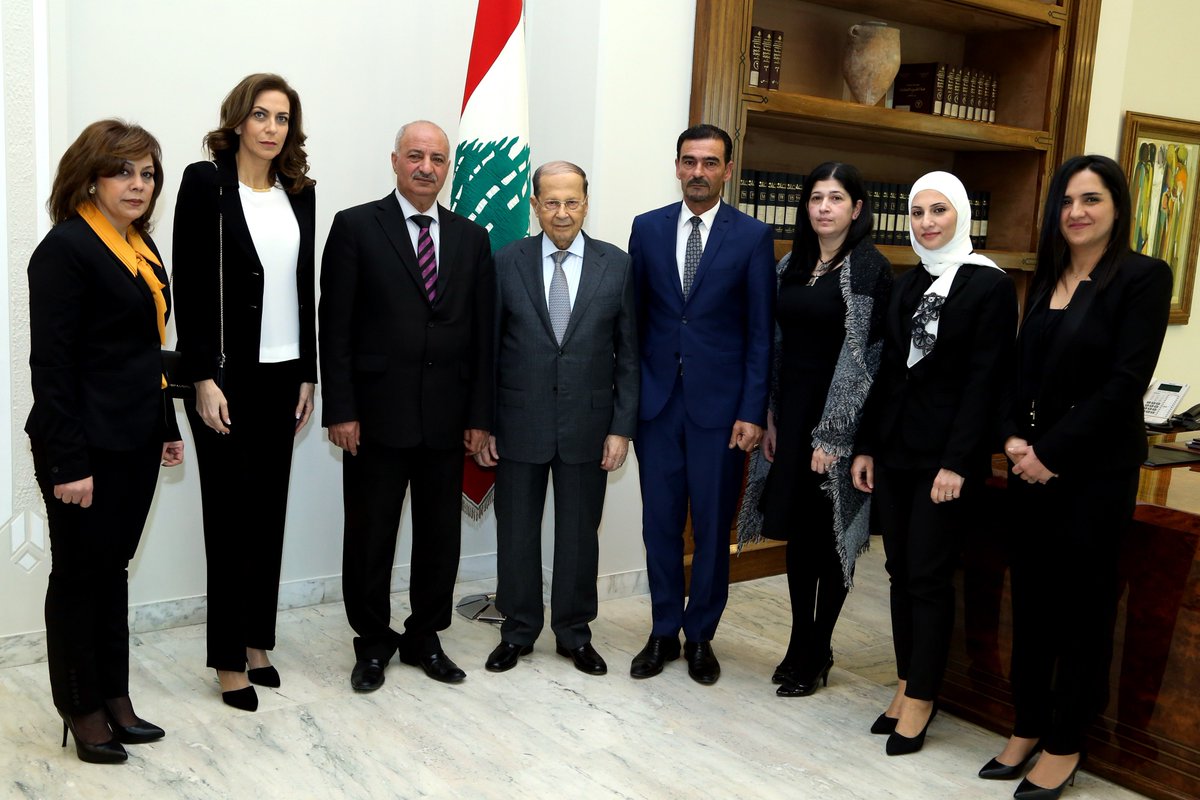 LBpresidency's tweet photo. الرئيس عون لوفد من عائلات شهداء الجيش: لن أوّقع اي قانون عفو عام على من أُدين أو سيُدان بقتل عسكريين https://t.co/Iotd6szW2p