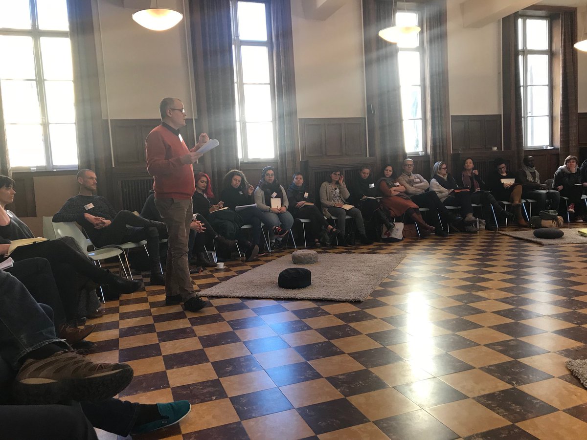 sam5's tweet photo. An #artofhosting begins with a call and a caller. Damien’s call for #newleadership is clear and inviting. https://t.co/xOIsAGdJWE