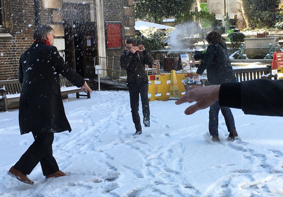 StJPiccadilly's tweet photo. It was the Rector wot started it! #snowfight #londonsnow #SnowDay2018 #FunInTheSnow  #church https://t.co/LxVVyaF3uA
