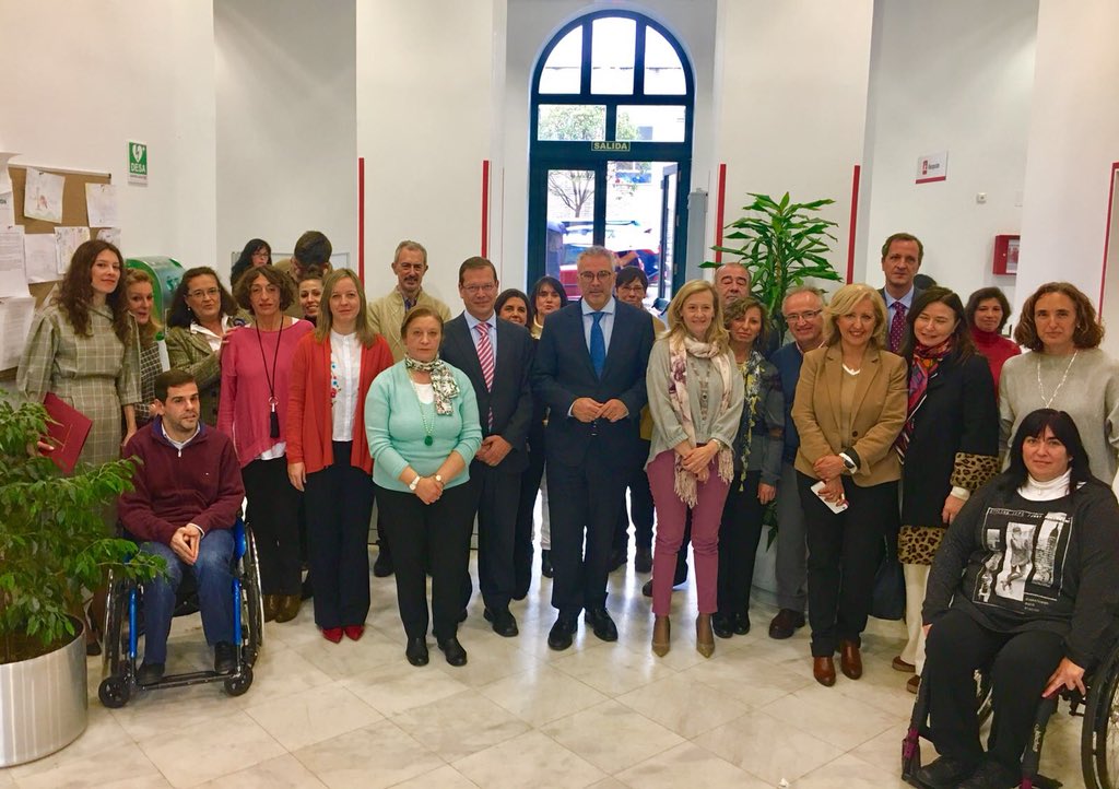 carlosizqtorres's tweet photo. 🔝Gracias a todos los profesionales que trabajáis en los #CentroBase de valoración de la #discapacidad y en el #Crecovi @ComunidadMadrid
🔝El trabajo que desarrolláis es extraordinario
🔝Tenéis mi total apoyo y reconocimiento a vuestra labor y a vuestro compromiso social 👍 https://t.co/1NAnkI5BBD