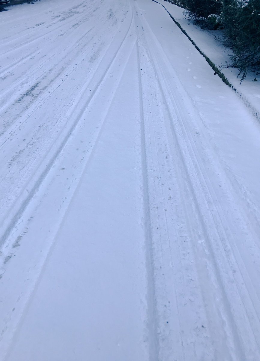 Anivip's tweet photo. #londonsnow #snow #UKWeather #skynews #BeastfromEast #snowfall https://t.co/OugHxFuTGg