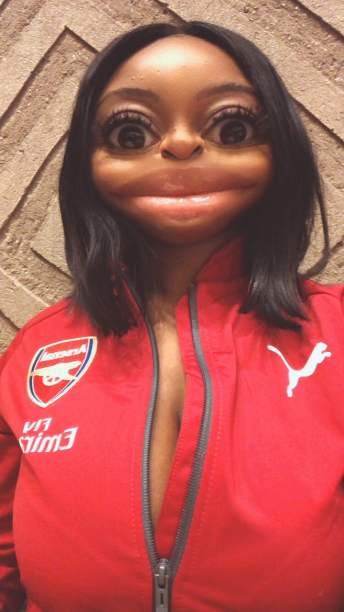 NickiVeroni's tweet image. #gunner #fakefootballfan #stoleitfrommysis #isupportarsenalcuzmyfamilydoes