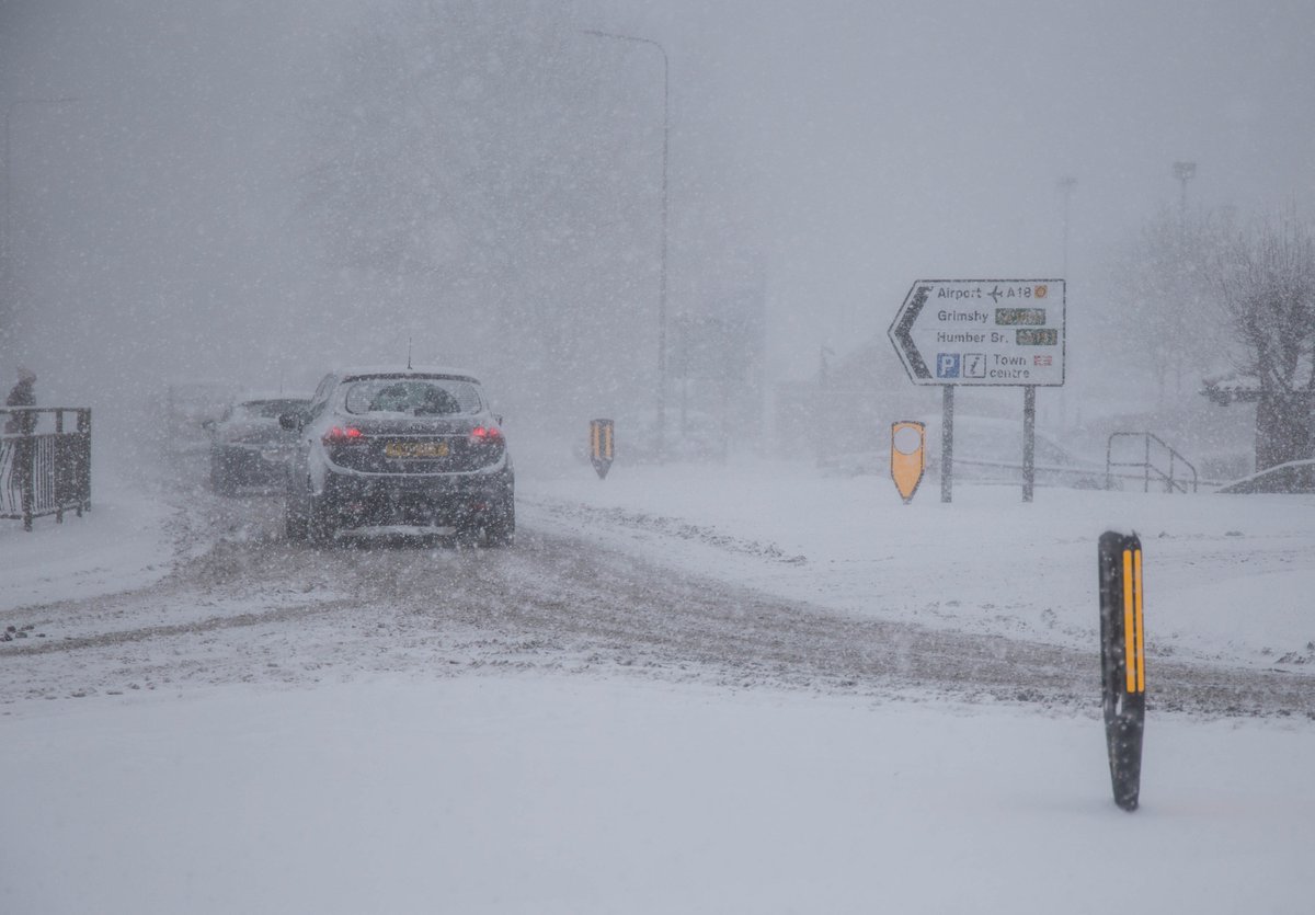 Point7UK's tweet image. Traffic crawling through Brigg on the A18 #BeastFromTheEast #snowday2018