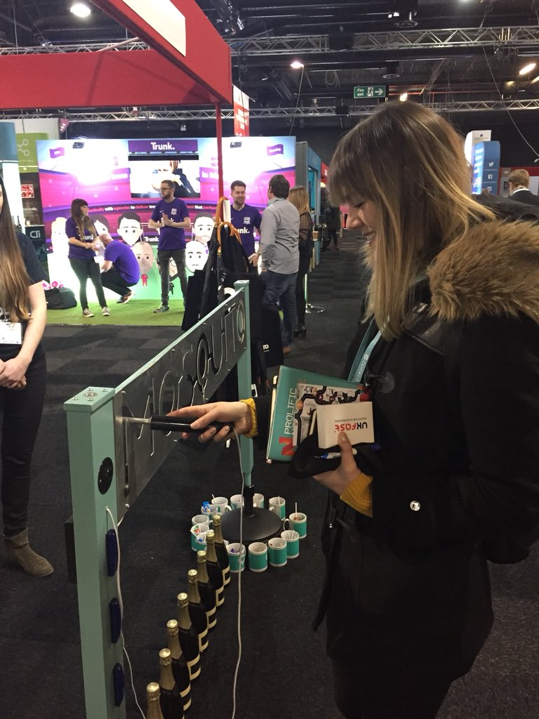 mosquitodigital's tweet photo. More contenders attempting the buzz game, no champagne winners yet. #PNLive #createsomebuzz https://t.co/4keR6kWmhS