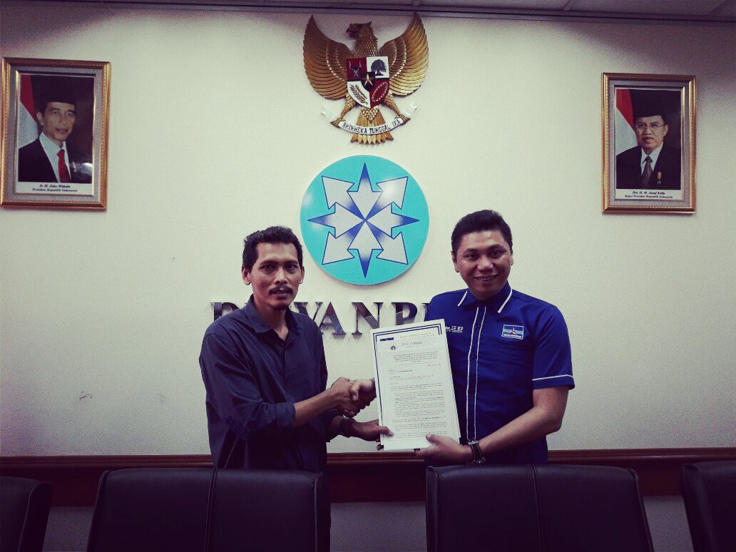 jansen_jsp's tweet image. 3) Pukul 14.40 siang ini bertempat di Gedung Pers, Hak Jawab kami secara resmi telah diterima oleh Bpk. Syamsuri dari Pokja Pengaduan Dewan Pers.
#DEMOKRATSIAP2019