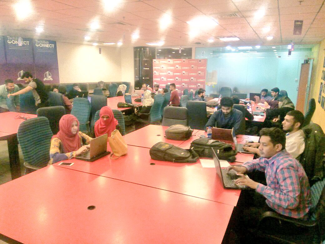 TechHubConnect's tweet photo. We’re all set to begin our Open Day program! Our #coworkingspace is buzzing with #freelancers ready to talk to people about their experiences at #TechHubConnect! https://t.co/2hWreHRhfh