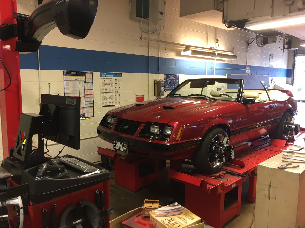 CATEC_auto's tweet photo. The students successfully aligned the 1983 Mustang! https://t.co/QrQakVaIlS