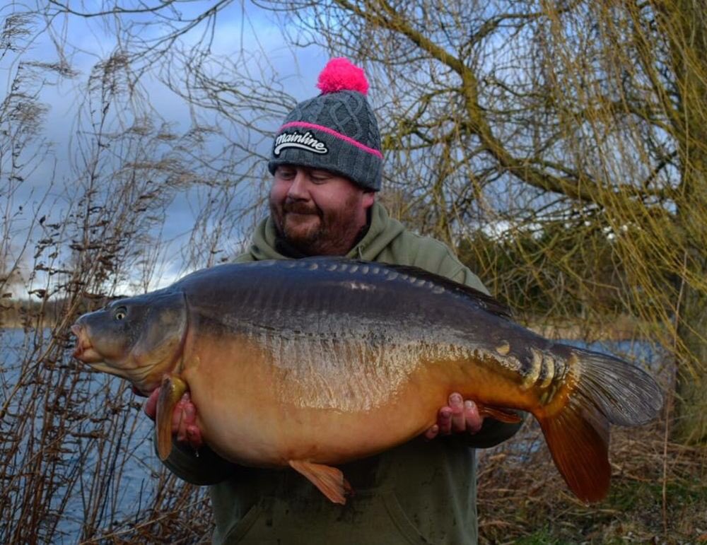MainlineBaits's tweet photo. Danny Armitage took advantage of our superb Bait Sprays to flavour up some maggots over on RH Fisheries Monument One the other day. It wasn't long before this stunning 36lb 10oz and 24lb 6oz mirrors were in his net. #mainlinebaits https://t.co/o9KJhyFySA