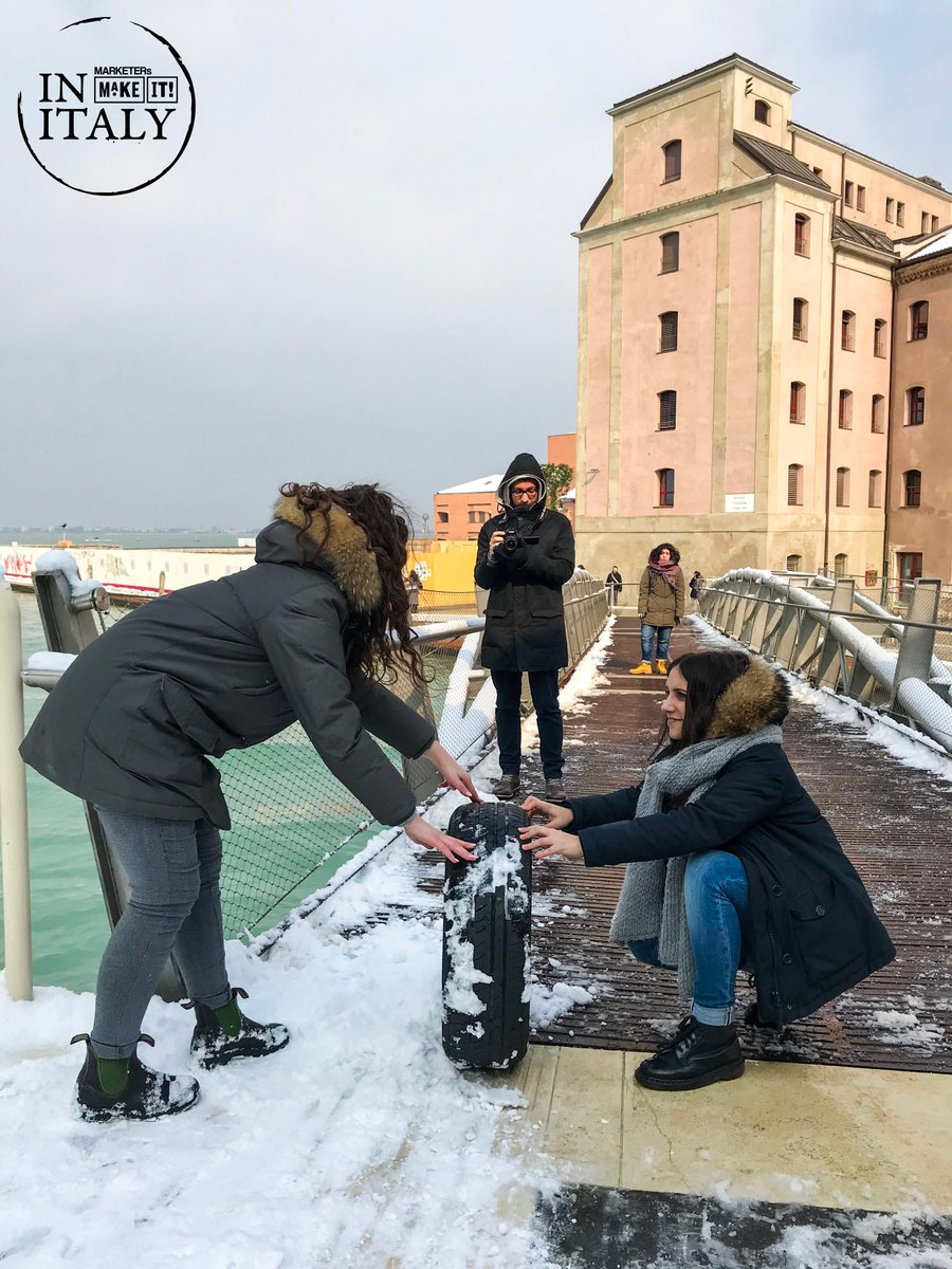 🚨BREAKING NEWS🚨 avvistato uno pneumatico in quel di San Giobbe: quale è il suo scopo? continuate a seguirci, a breve arriveranno altre news!🤔