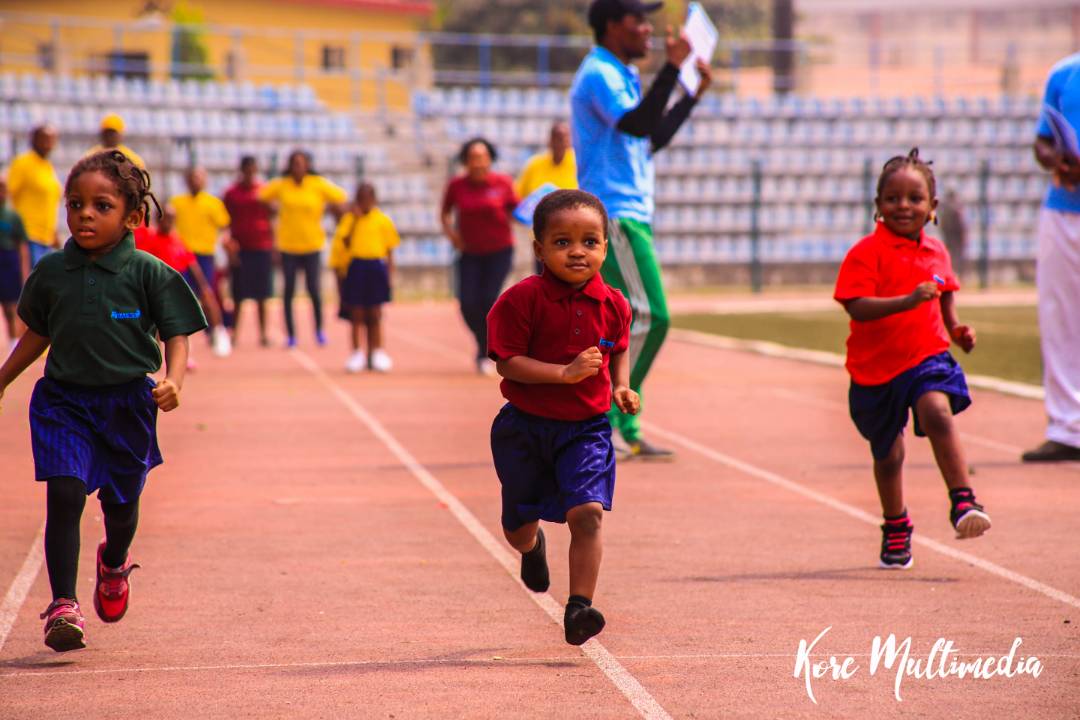 KoreMultimedia's tweet photo. Isn’t it just so adorable to see kids battle it down in the spirit of sportsmanship...#KidsvPros #Kids #childphotography #kidssports #koremultimedia https://t.co/4fiho7FrX6