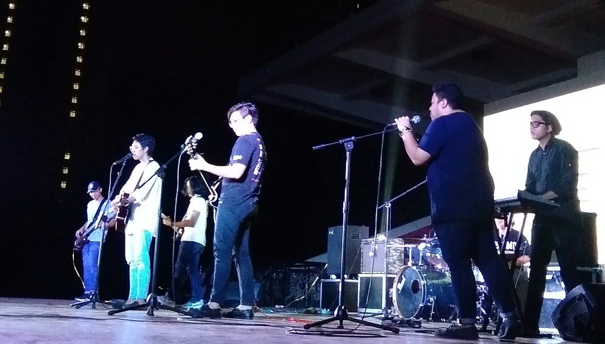 ust_absc's tweet photo. Our first AB band, Ivory, is now performing on stage. 

#ABPrism2018
#ABMonth2018
#AdhikangBahaghari 🌈 https://t.co/lt6oshsYZy