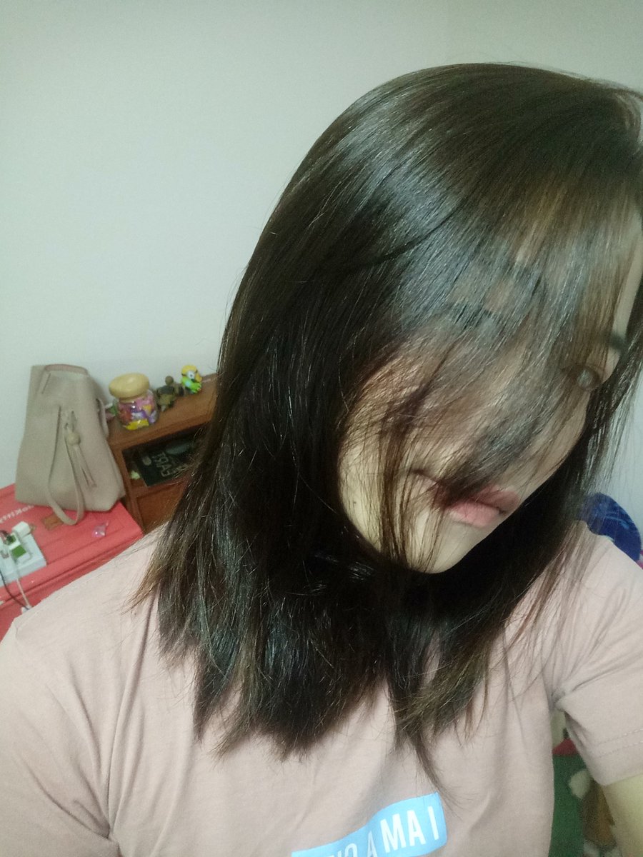 i_gate18's tweet photo. ข้าได้สีอะไรของข้า. สองสีนี้ผสมกัน #เบอริน่า A39 A17 สีมันก็จะประมาณนี้ ก็ถือว่าโอเคร สำหรับคนที่ไม่ต้องการสีสว่างมาก (พื้นผมสีดำ) คือก็ดี ติดอยู่ที่กลิ่น 
#ไว้รีวิวห้ามขายของโว้ยย #รีวิวสีผม https://t.co/rYfcFsdG5d