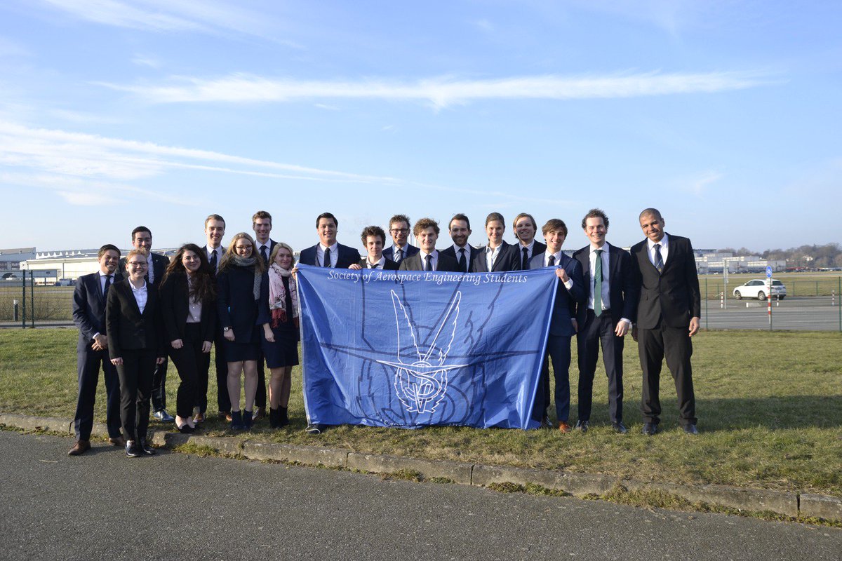 Together with 18 participants the VSV ‘Leonardo da Vinci’ went on an excursion to the Airbus site in Hamburg. On behalf of all participants the VSV would like to thank <a href="/Airbus/">Airbus</a>  for the wonderful presentations and tour including a view on the finishing of the magnificent A380.