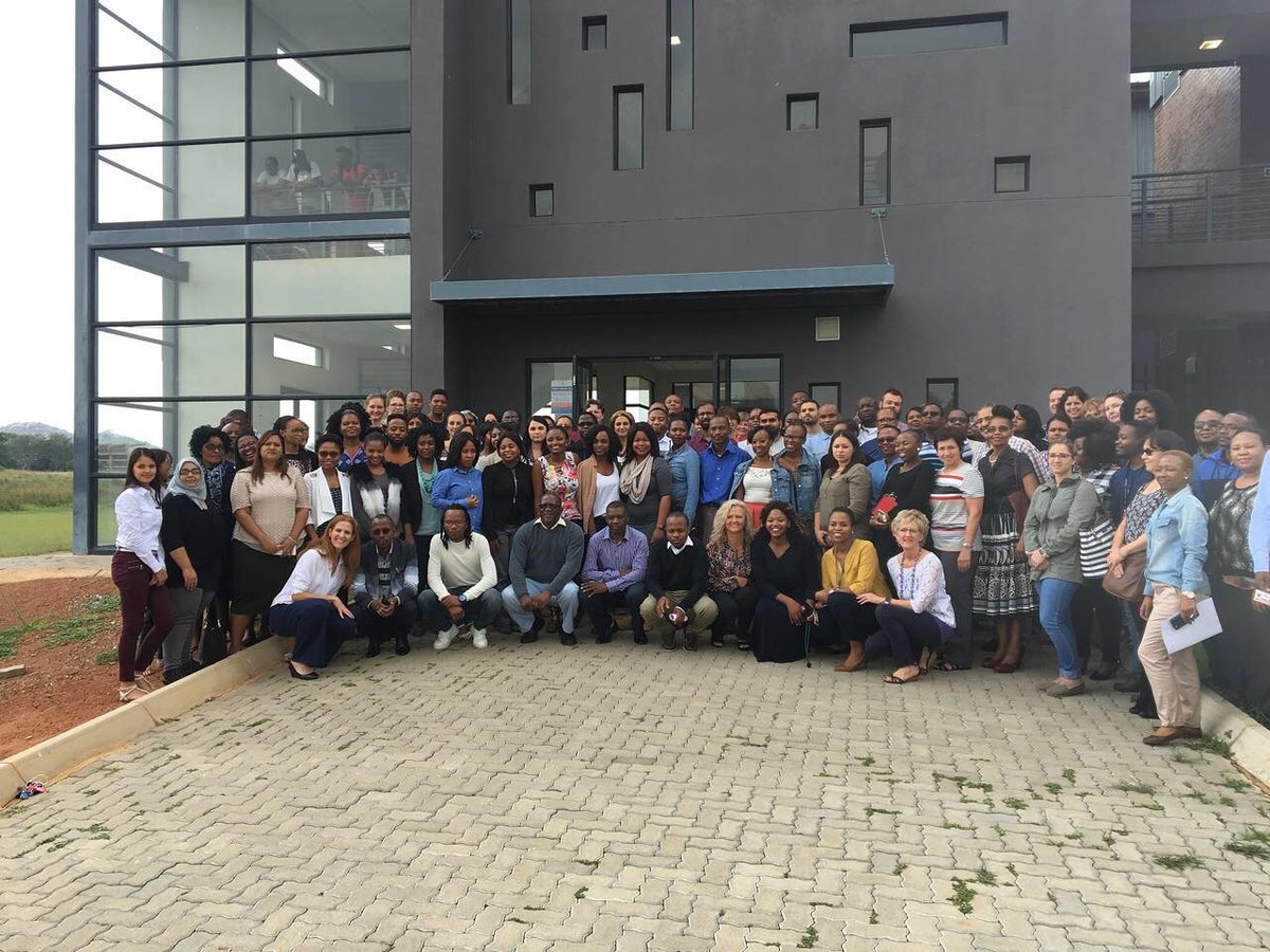 SMU_PHPM's tweet photo. 145 Pharmacists from across SA attending the AMS Workshop #AntimicrobialStewardshipWorkshop #AMSTraining #ENAABLERS 💃💊📚💉 @smu_phpm @smuclinpharm https://t.co/APZ9zijpsW