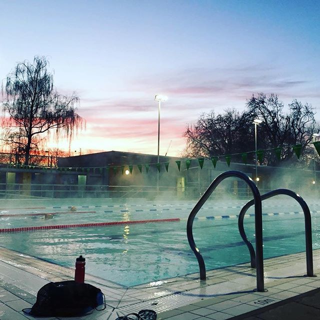swimopenUK's tweet photo. FANCY A DIP? 💦❄️💦
Swim Open are at London Fields lido!! Come join us in the snow for group sessions or private 1-2-1s and kick start your open water season! 
#londonfieldslido #swimming #east London #hackney #motivation #inspiration #openwaterswimmin… https://t.co/DsHb8lWGWf https://t.co/rnA6mI2MSk