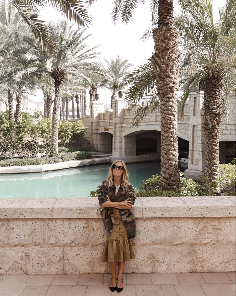 Under the palm trees, in the middle of the desert, inside a hotel so huge it feels like its own town. Dubai doesn’t do things by halves.