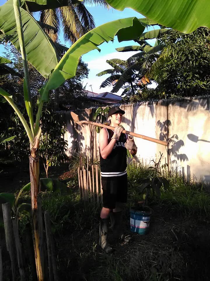 OFCMarcoCGallo's tweet photo. Magtanim ay di biro, maghapong nakayuko...🎼🎤 buhay probinsyano.. galing @itsmeMarcoG https://t.co/PHjcbJezZc