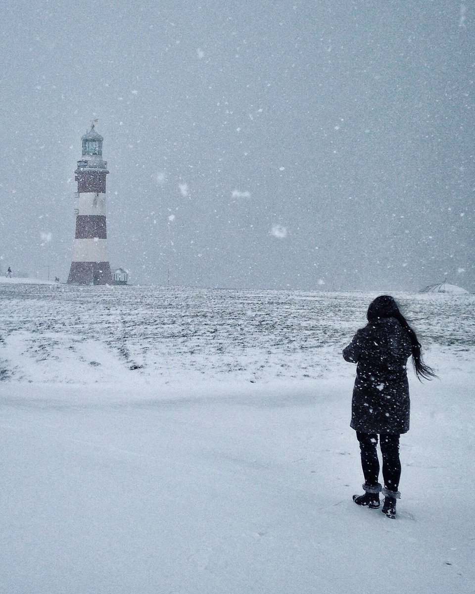 Plymouth Hoe is beautiful no matter what the weather 🌨️❄️  #PlymouthUniversity  #PlymouthUni #PicturePlymouth