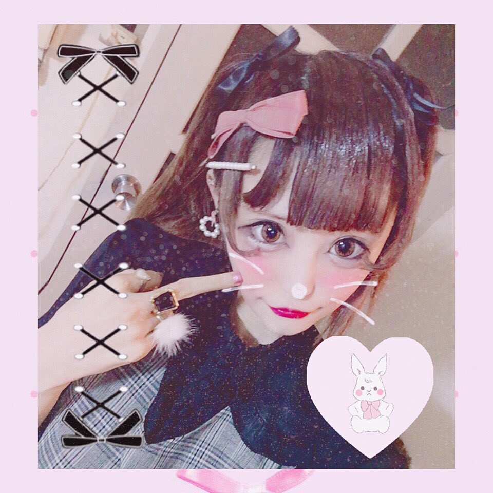 a_m_e____'s tweet photo. あいなん以上に加工してそうwしすぎて怖いw https://t.co/fPQcE1sKDq