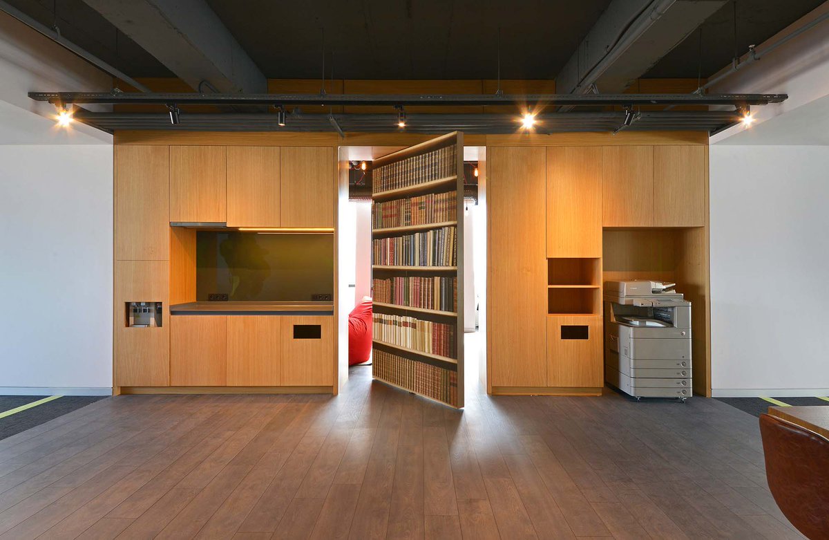 #arkivdebugun <a href="/underarchitects/">Under Architects</a>  tarafından tasarlanan <a href="/Nesinecom/">Nesine</a> ofisi var. <a href="/Kalebodur/">Kalebodur #İyiBakDünyana</a> 
arkiv.com.tr/proje/nesineco…