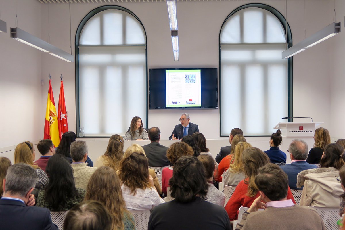 ComunidadMadrid's tweet photo. La Comunidad financia el asesoramiento especializado a familias y afectados de enfermedades raras. #DiaMundialEnfermedadesRaras https://t.co/V83iNHVkXo https://t.co/JWk9tMPGoG